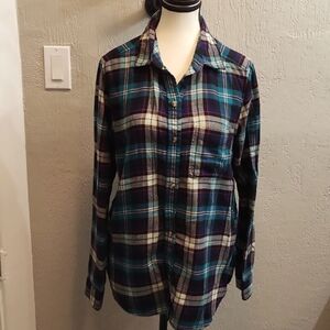 American Eagle Boyfriend Fit AHH-Mazingly Soft Flannel Button Down